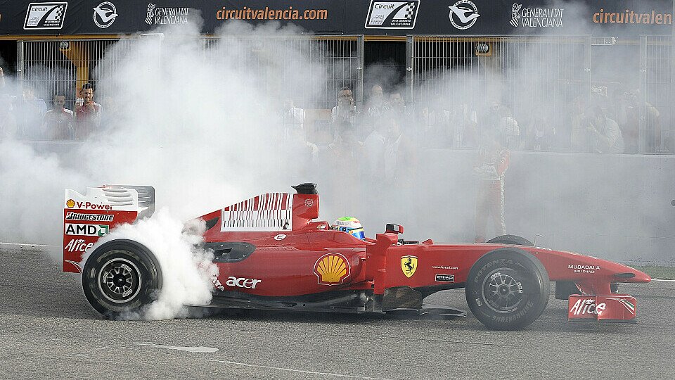 Massa ließ die Reifen schon in Valencia qualmen., Foto: Ferrari