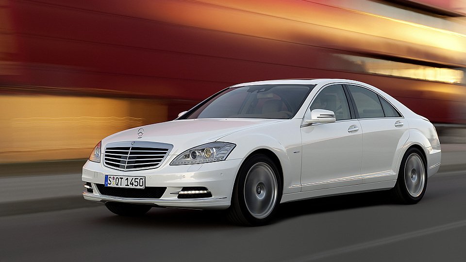 Mercedes setzt die facegeliftete S-Klasse unter Strom., Foto: Mercedes-Benz