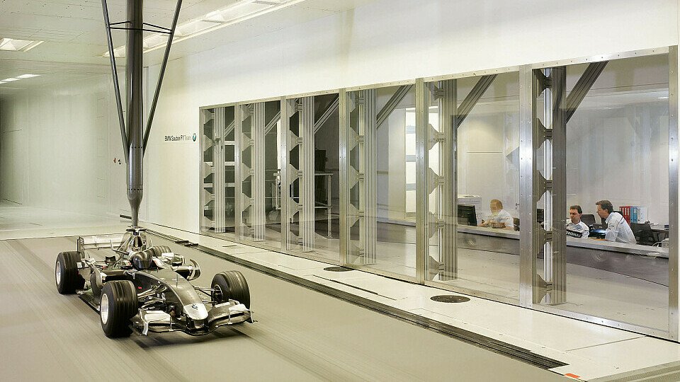Christian Horner will lieber auf die Genialität der Ingenieure als auf teure Technik setzen, Foto: BMW