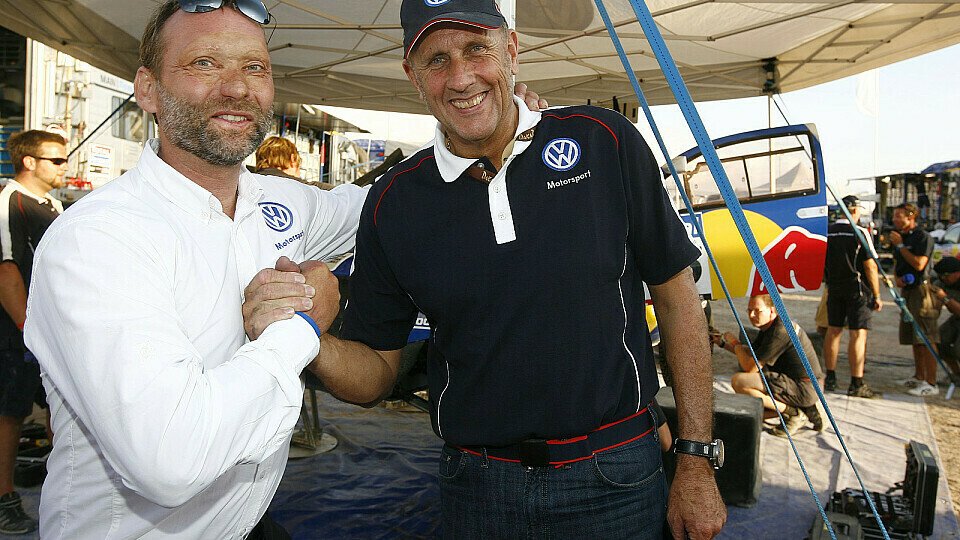 Hans-Joachim Stuck besuchte Kris Nissen und das Team, Foto: VW Motorsport