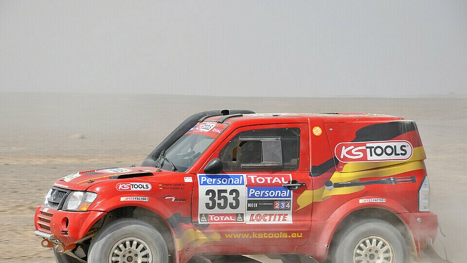 Mitsubishi Pajero von Stephan Schott und Holm Schmidt bei der Dakar 2010., Foto: 2drive