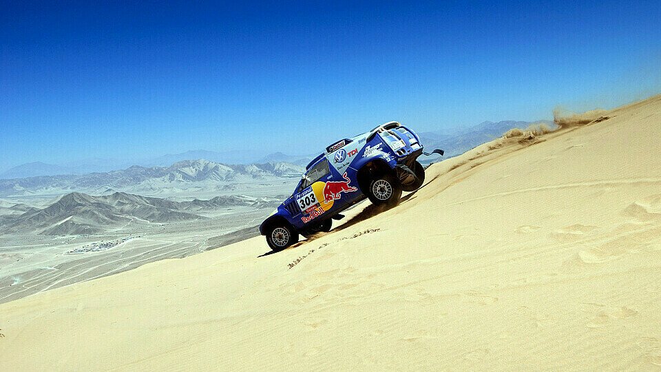 Die Dakar liefert wie immer spektakuläre Bilder aus der Einöde der Wüste, Foto: Red Bull