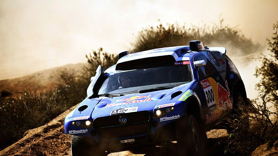 Führungswechsel bei der Dakar-Generalprobe in Russland: De Villiers vor Sainz., Foto: Red Bull