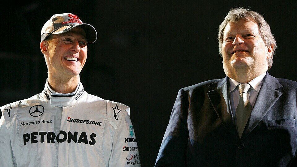 Norbert Haug stärkt Schumacher den Rücken, Foto: Sutton