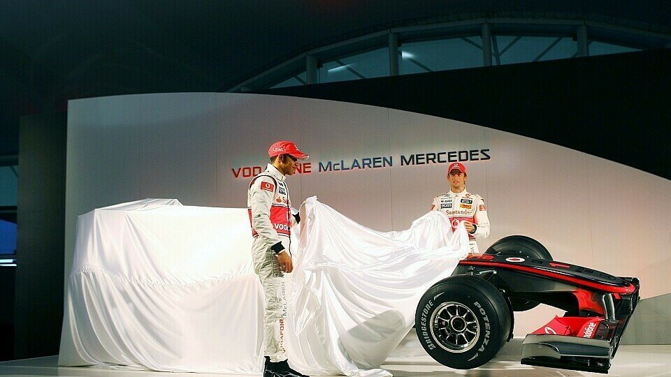Wenn Hamilton und Button den nächsten McLaren enthüllen steht bereits Pirelli auf den Reifen, Foto: Sutton