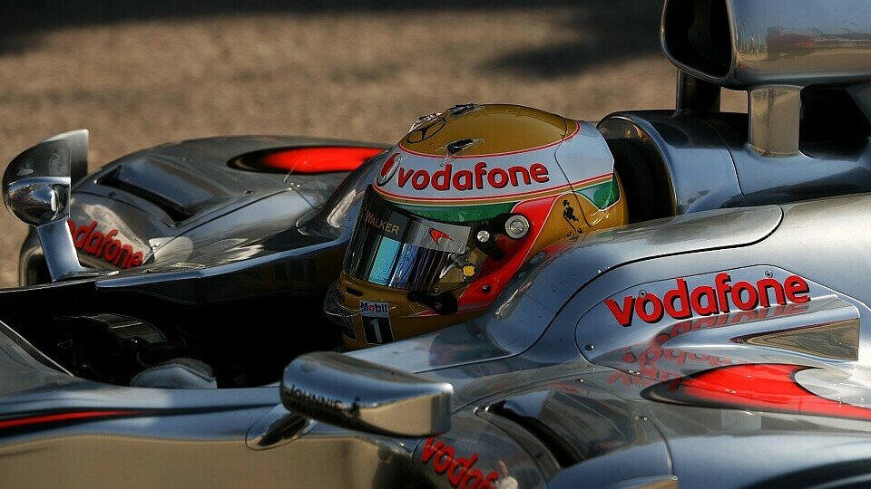 Lewis Hamilton erlebte einen guten ersten Tag im McLaren, Foto: Sutton