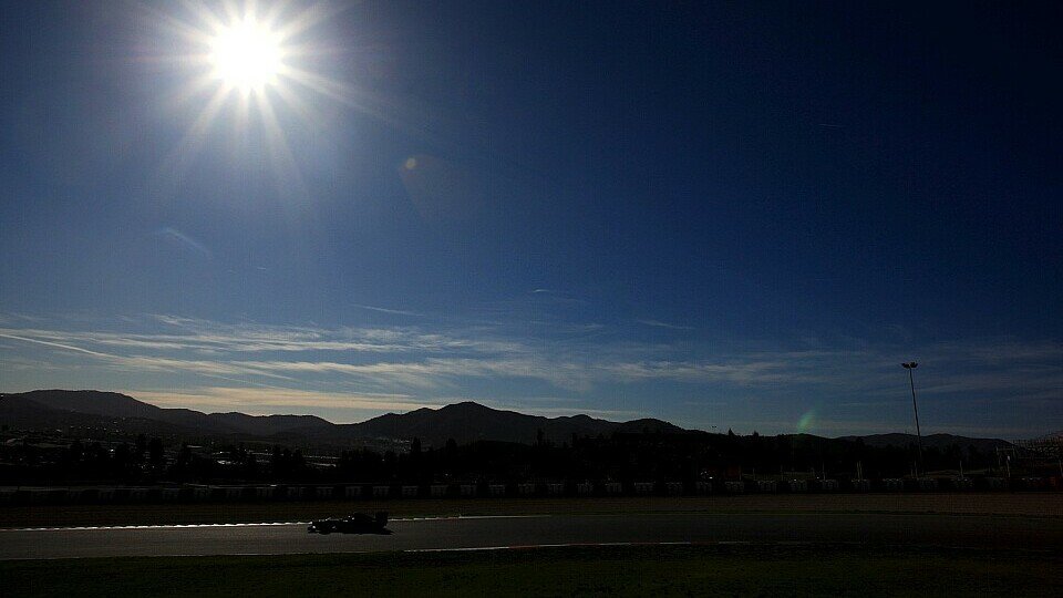 Für den letzten Test in Europa wartet auf die Formel-1-Teams die katalanische Wintersonne, Foto: Sutton