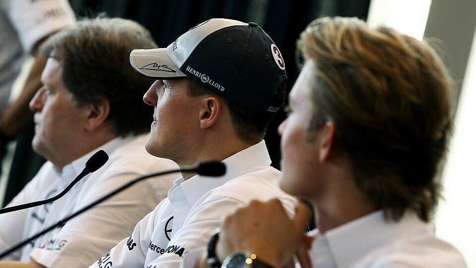 Michael Schumacher und Norbert Haug kennen sich bereits seit ihren Anfängen im Motorsport, Foto: Sutton