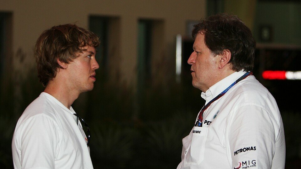 Das letzte Angebot für Sebastian Vettel gab Mercedes GP 2009 ab, Foto: Sutton