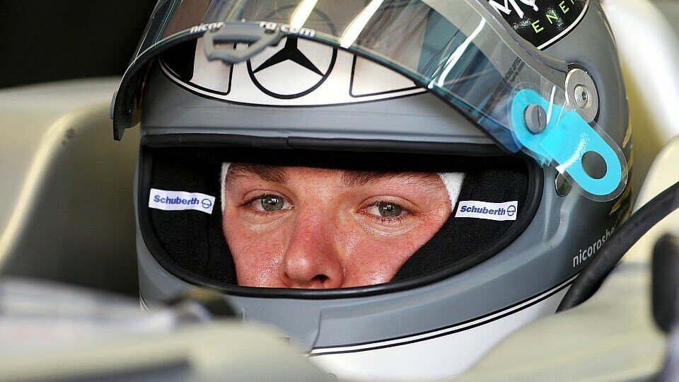 Nico Rosberg fuhr vor Michael Schumacher ins Ziel., Foto: Sutton