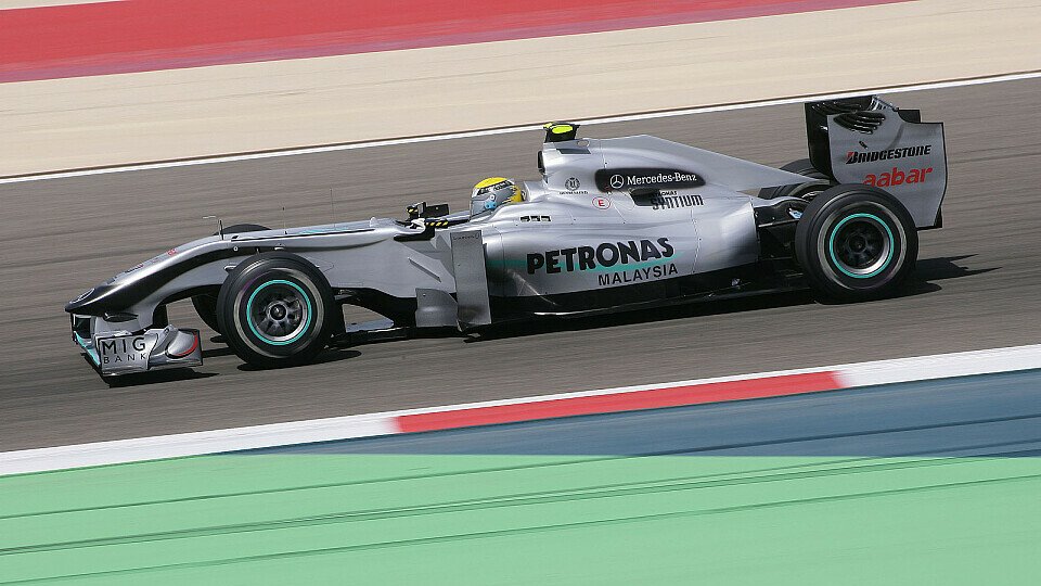 Nico Rosberg konnte Sebastian Vettel am Ende nicht mehr schnappen, Foto: Mercedes-Benz
