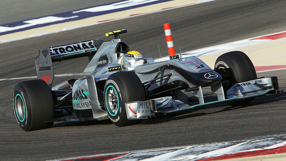 Rosberg verspricht Mercedes-Podest, Foto: Sutton
