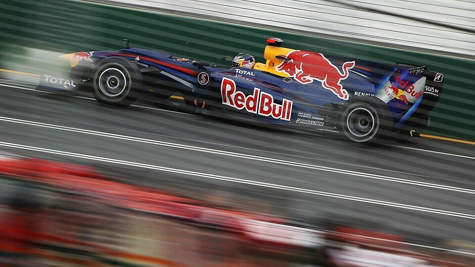 Sebastian Vettel sicherte sich die erste Pole des Jahres in Bahrain., Foto: Sutton