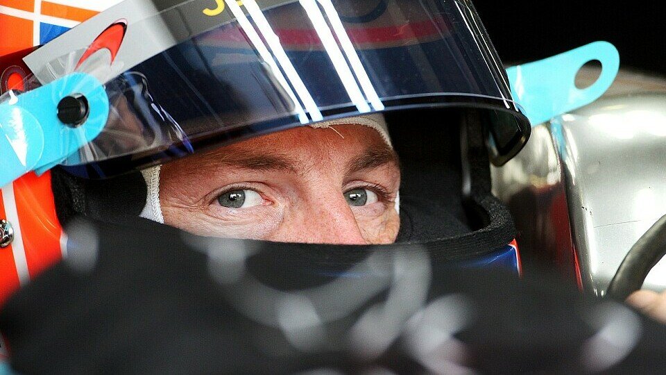 Jenson Button baut auf die Pace im Rennen, Foto: Sutton