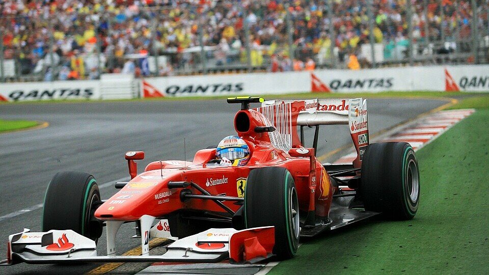 Fernando Alonso blieb nach einer starken Aufholjagd an seinem Teamkollegen hängen, Foto: Sutton