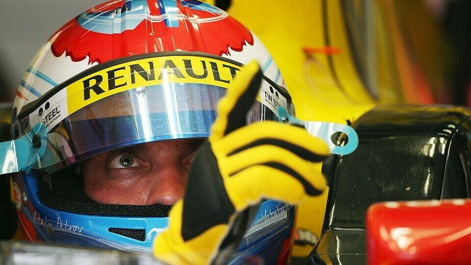 Renault will mit beiden Autos in die Punkte, Foto: Sutton