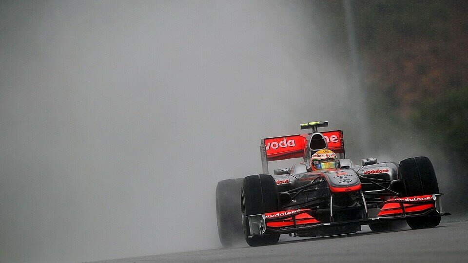 Lewis Hamilton will nicht wieder im Regen stehengelassen werden, Foto: Sutton