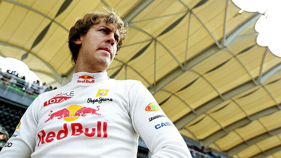 Sebastian Vettel findet die Diskussion um Red Bull lustig, Foto: Red Bull/GEPA