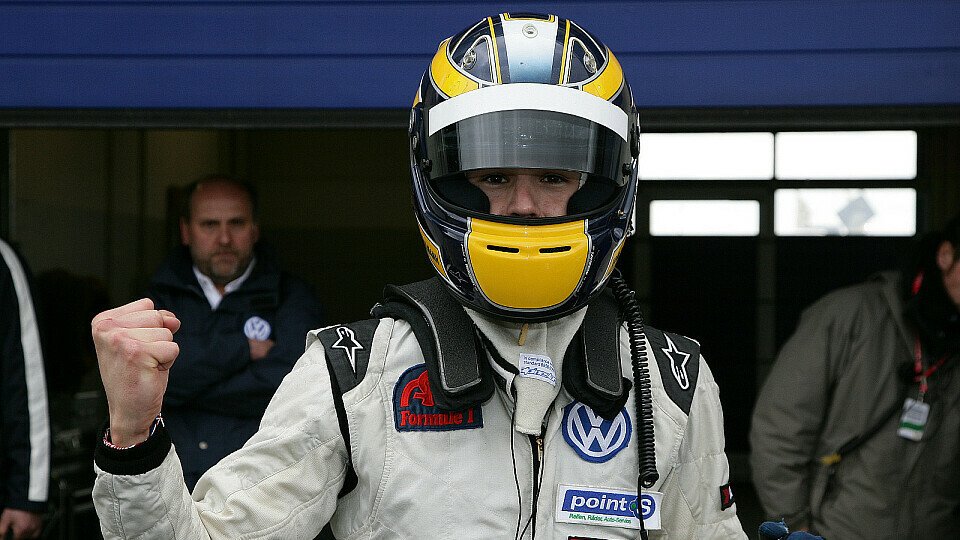 Tom Dillmann gewinnt das erste Rennen auf dem Sachsenring., Foto: Formel 3 Cup