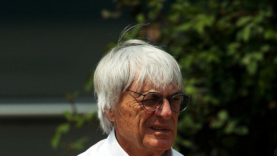 Bernie Ecclestone ist überzeugt, dass der Grand Prix in Spanien gefahren werden wird, Foto: Sutton
