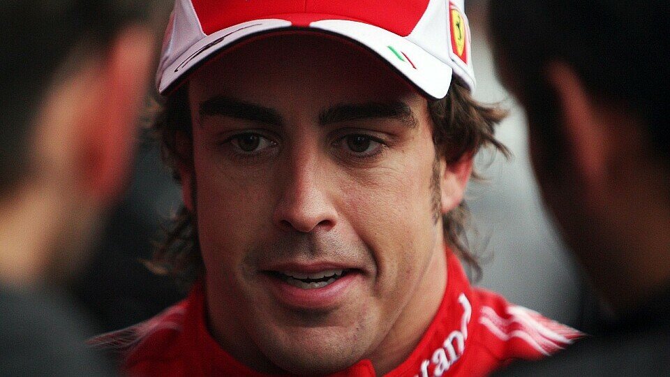 Fernando Alonso gibt sich optimistisch, Foto: Sutton
