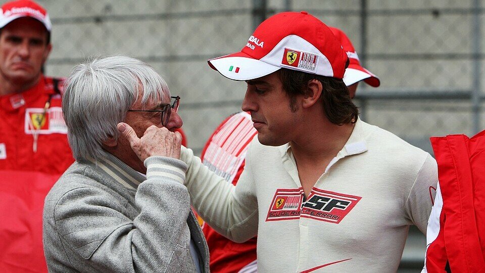Bernie Ecclestone wünscht sich mehr Siege von Fernando Alonso, Foto: Sutton