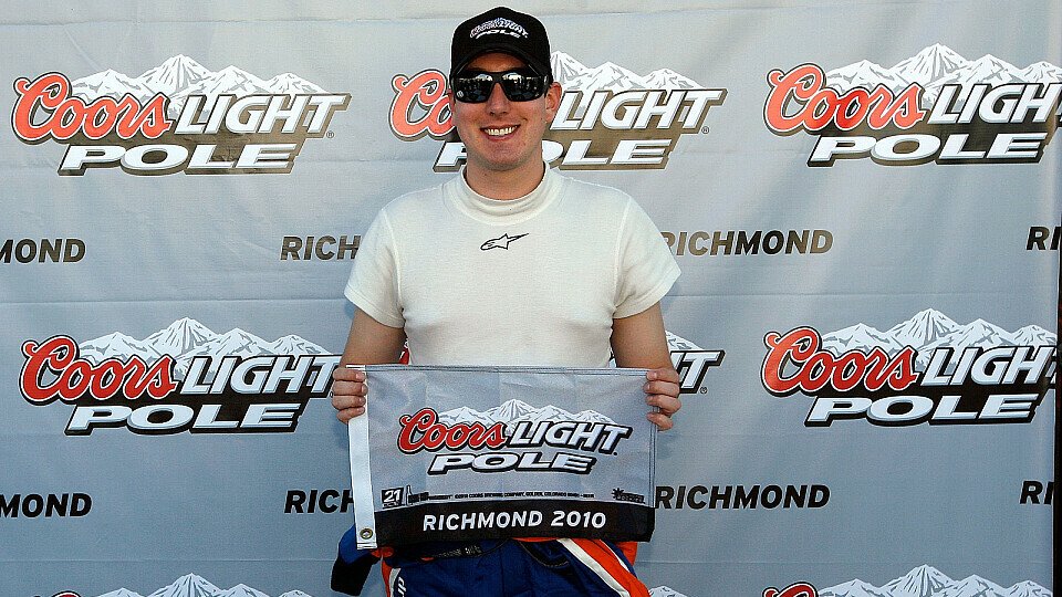 Verfrühtes Geburtstagsgeschenk: Pole für Kyle Busch, Foto: NASCAR
