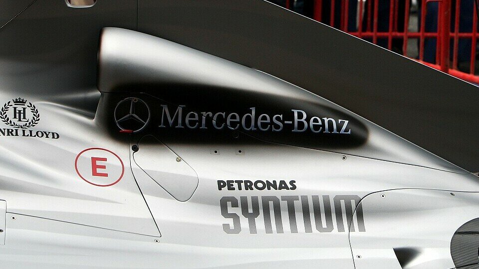 Mercedes rüstet den Silberpfeil auf, Foto: Sutton