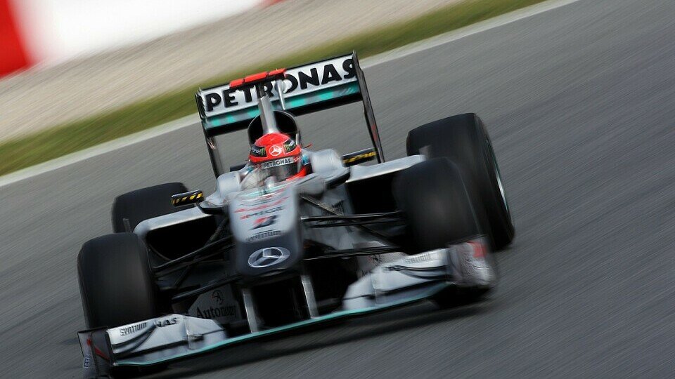 Michael Schumacher ist mit dem Auto zufriedener, Foto: Sutton