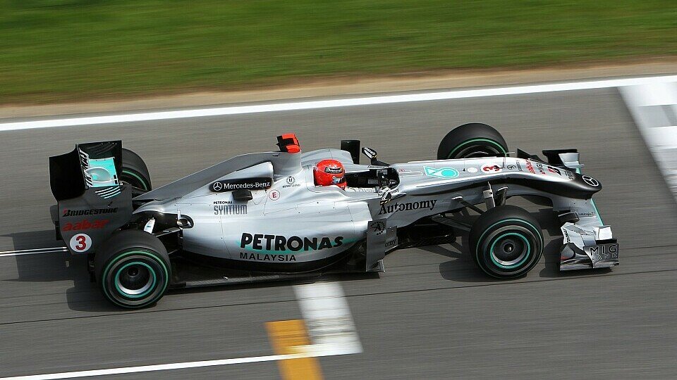 Michael Schumacher sucht nach noch mehr Pace, Foto: Sutton