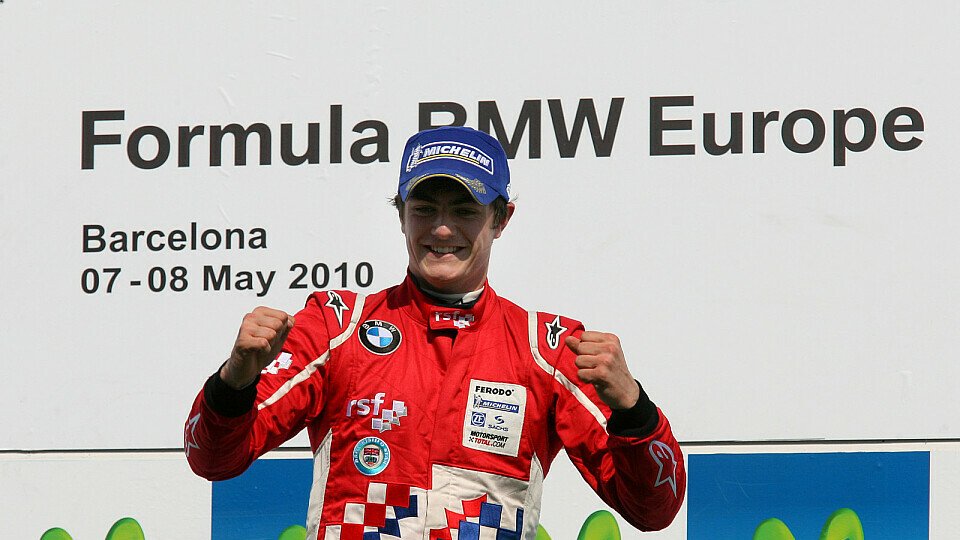 Jack Harvey feiert den ersten Sieg der Saison 2010., Foto: BMW AG
