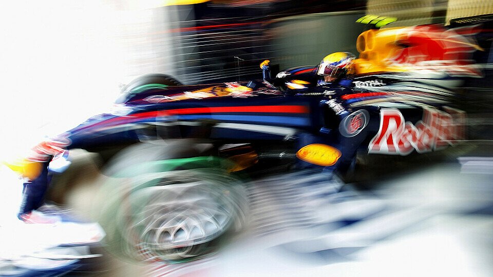 Mark Webber stach seinen Teamkollegen aus, Foto: Red Bull/GEPA