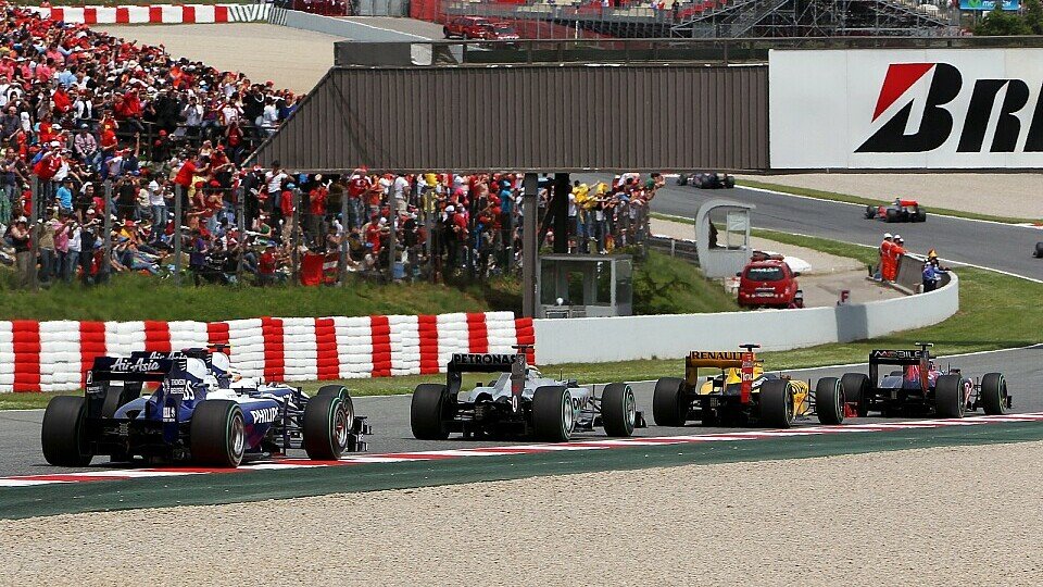Mark Webber schnappte sich 2010 beim Spanien-GP den Sieg, Foto: Sutton