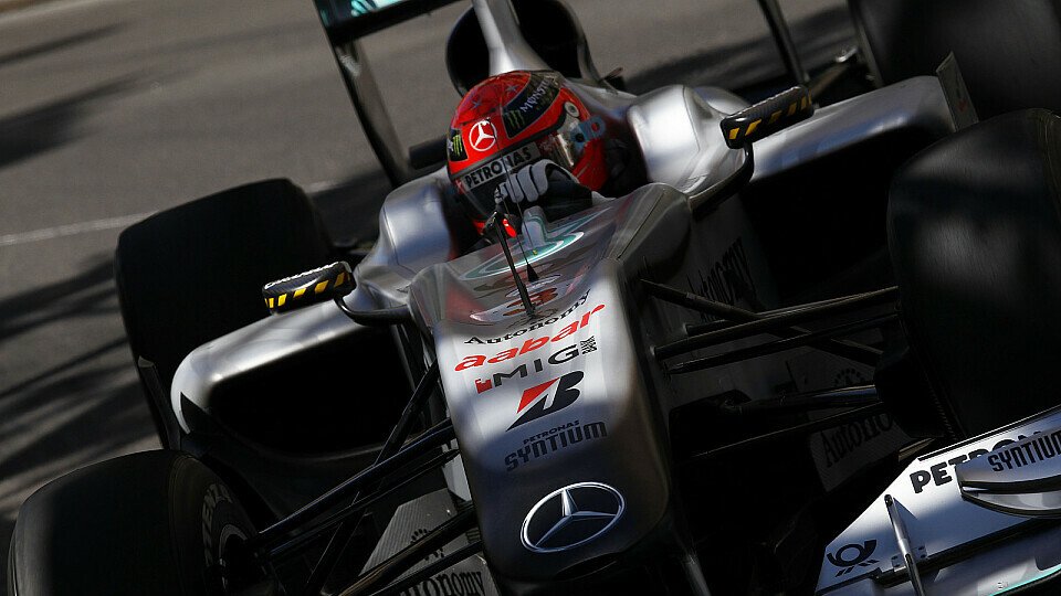 Schumacher wieder hinter Rosberg, Foto: Mercedes GP