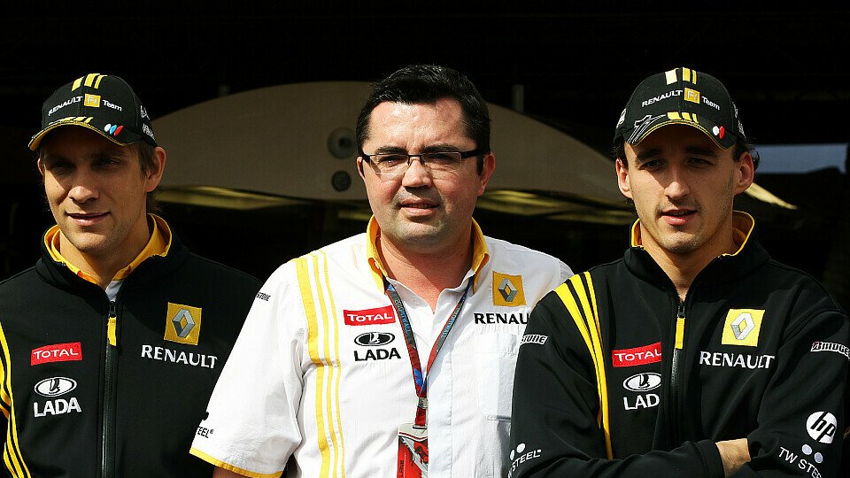 Eric Boullier rechnet damit, dass Robert Kubica weiter für Renault fährt, Foto: Sutton
