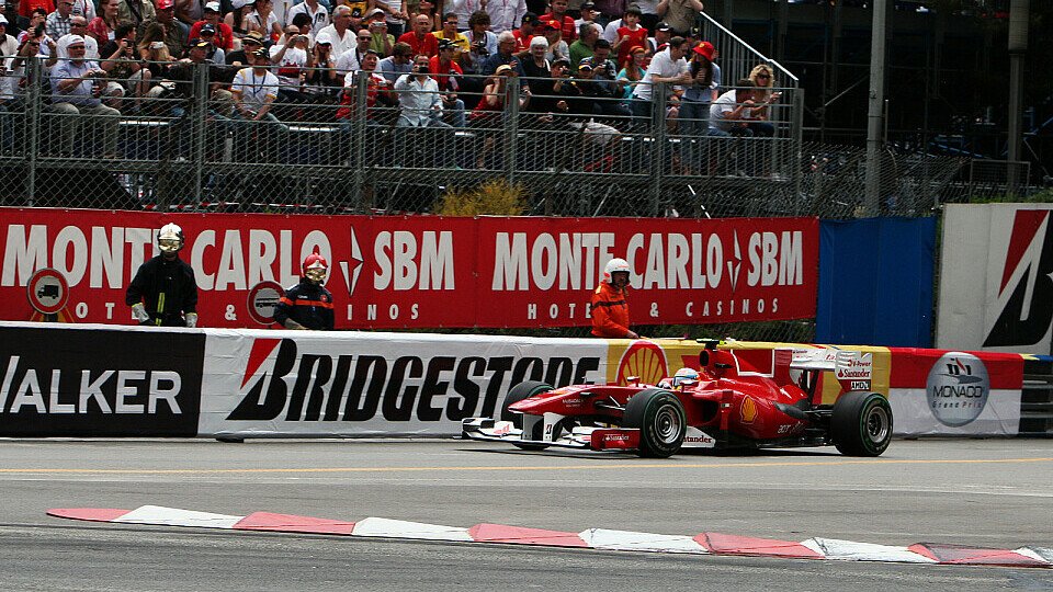 Fernando Alonso machte viele Plätze gut, Foto: Sutton