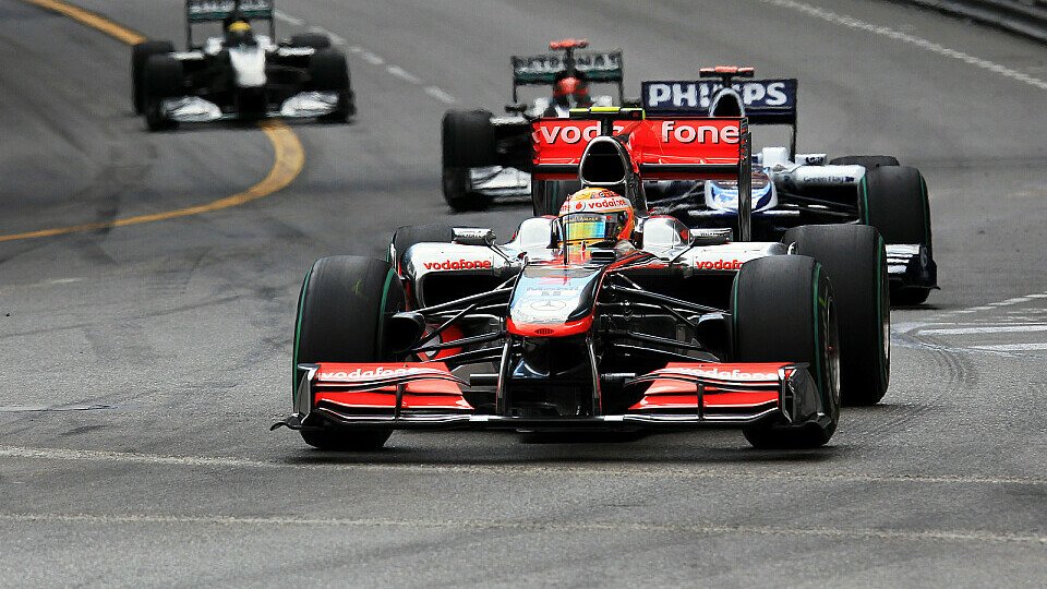 Lewis Hamilton denkt, Red Bull ist noch weit weg, Foto: Sutton