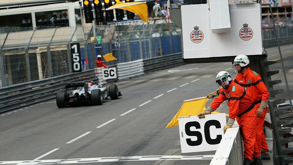 Mercedes GP legt keinen Einspruch gegen Michael Schumachers Strafe ein, Foto: Sutton