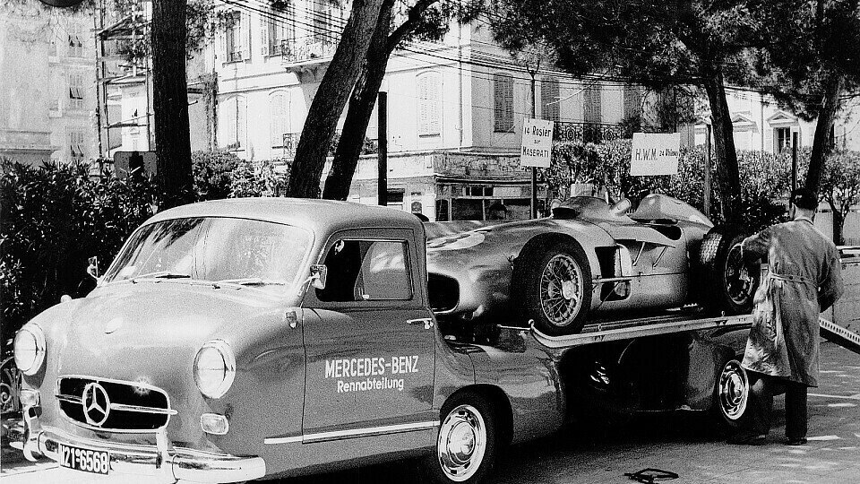 Urige Silberpfeile hatten einen urigen Renntransporter, Foto: Mercedes-Benz