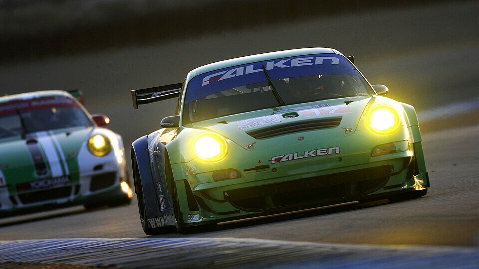 Der Falken-Porsche des Jahres 2010 auf dem Laguna Seca Raceway, Foto: Porsche