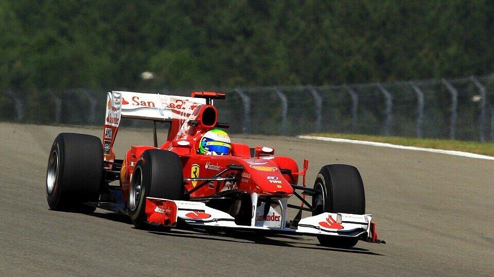 Felipe Massa kostete ein Ausritt in Kurve acht die weichen Reifen, Foto: Sutton