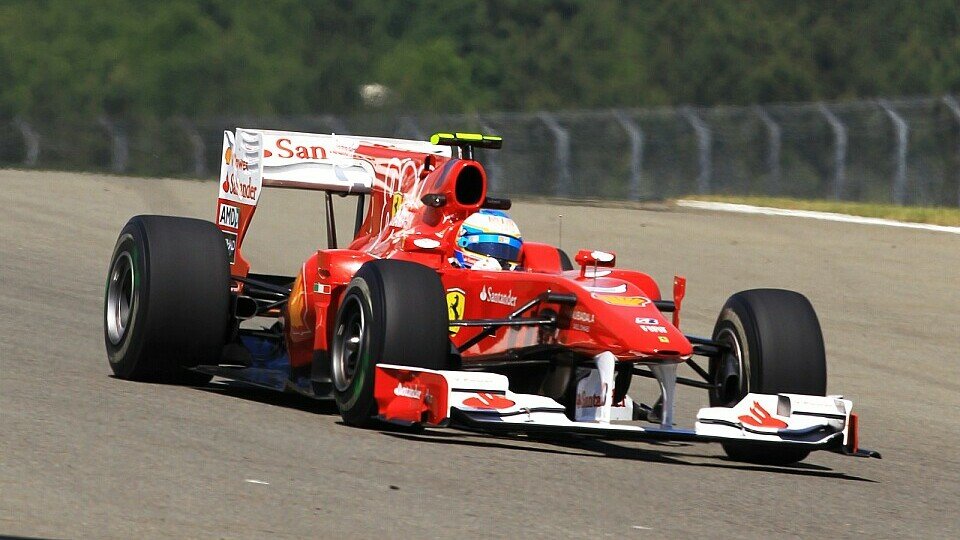 Fernando Alonso fährt der Konkurrenz hinterher, Foto: Sutton