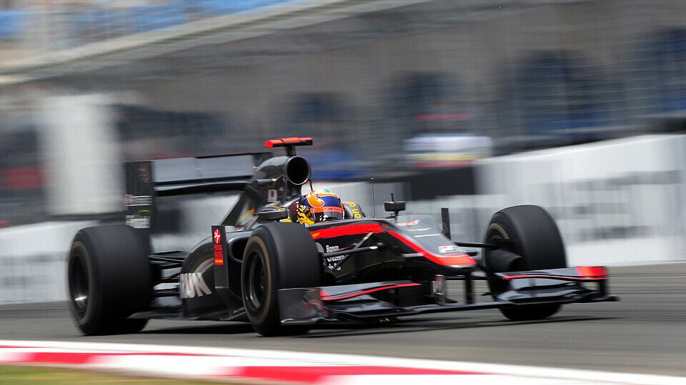 Bruno Senna konnte erstmals ein anderes Auto als seinen Teamkollegen hinter sich lassen, Foto: Sutton