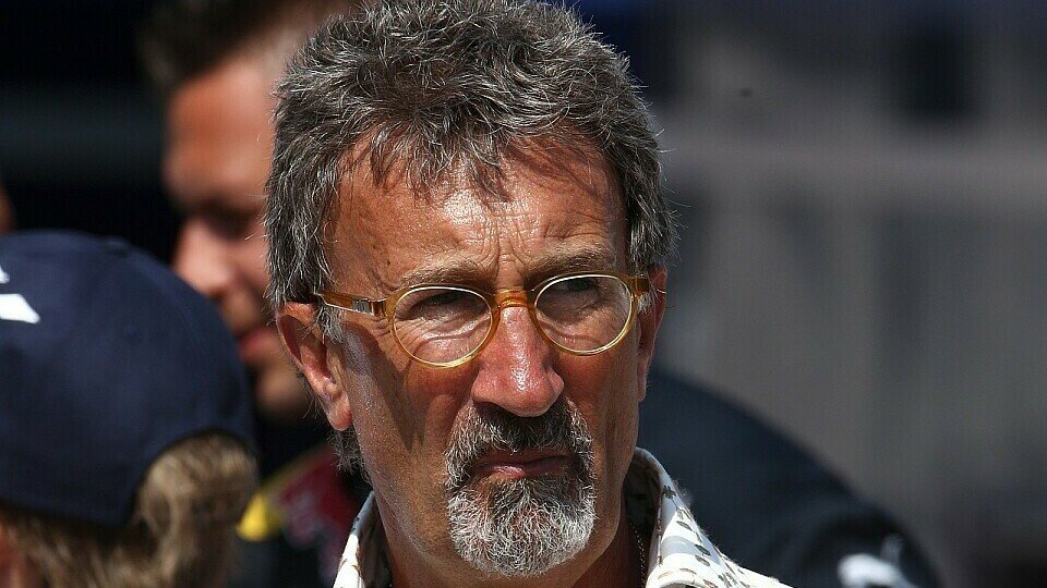 Eddie Jordan hat Sorge im Virgin Racing, Foto: Sutton Eddie Jordan hat Sorge im Virgin Racing, Foto: Sutton