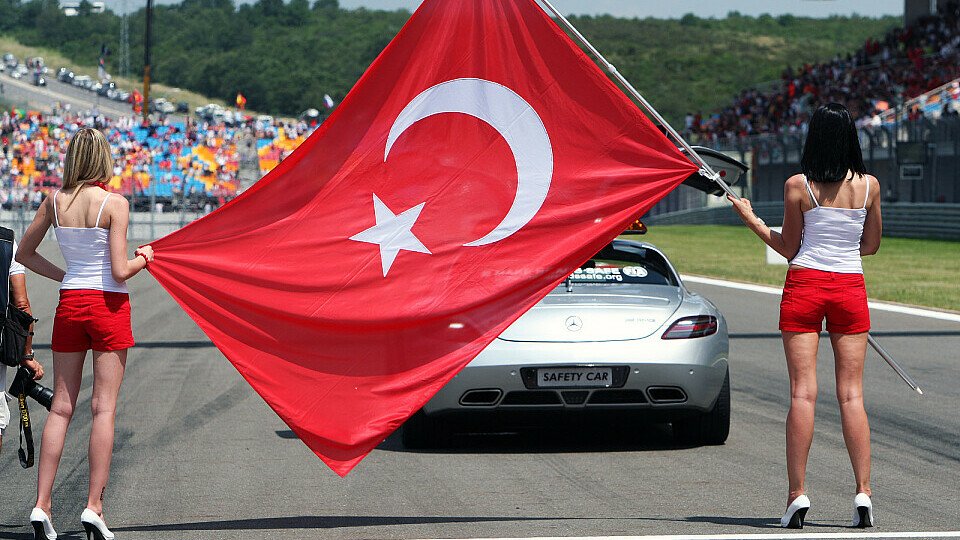 Schwenken die Grid Girls auch 2012 noch die türkische Flagge?, Foto: Sutton