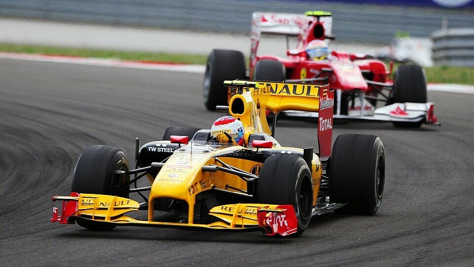 Renault-Teamchef lobt Petrov, Foto: Sutton