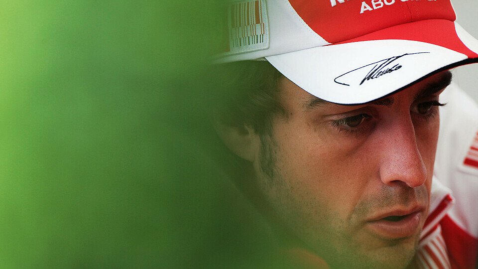 Fernando Alonso fährt die Kritik zurück, Foto: Sutton