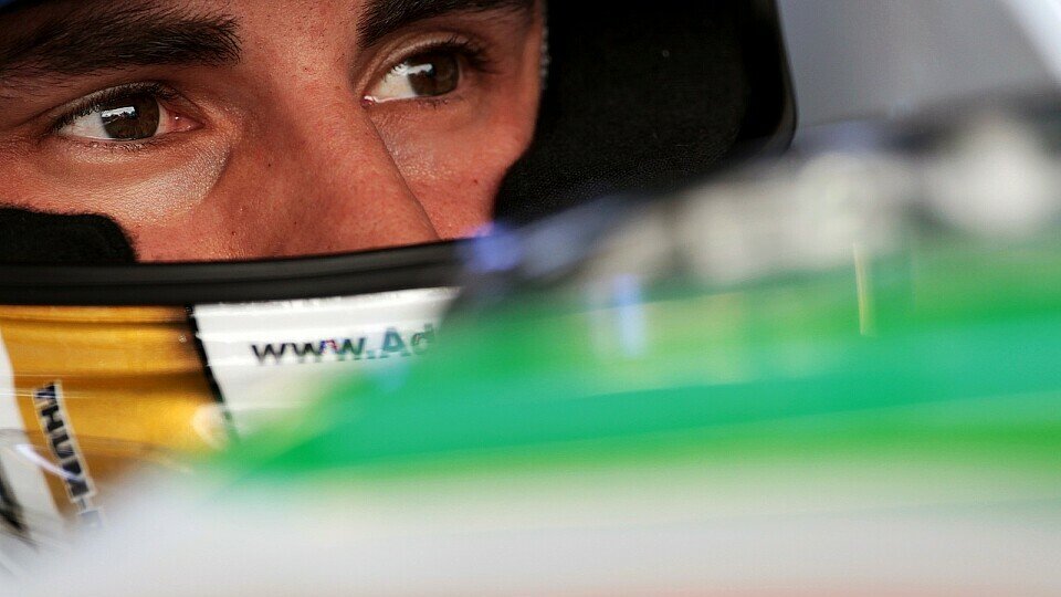 Adrian Sutil kritisiert den Asphalt, Foto: Sutton Adrian Sutil kritisiert den Asphalt, Foto: Sutton