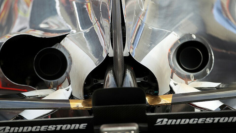 McLaren bekommt einen neuen Auspuff, Foto: Sutton