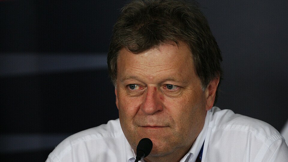 Norbert Haug denkt, dass Freiheit für die Spitzenfahrer Mercedes Erfolg gebracht hat, Foto: Sutton